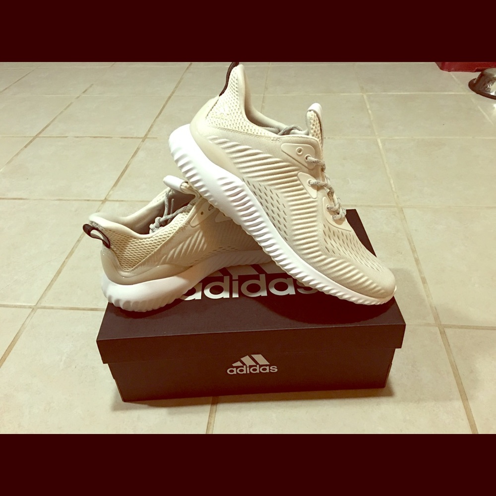 Adidas Alphabounce new in box!